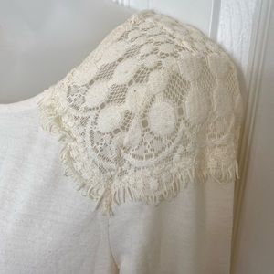 Lace shoulder long sleeve